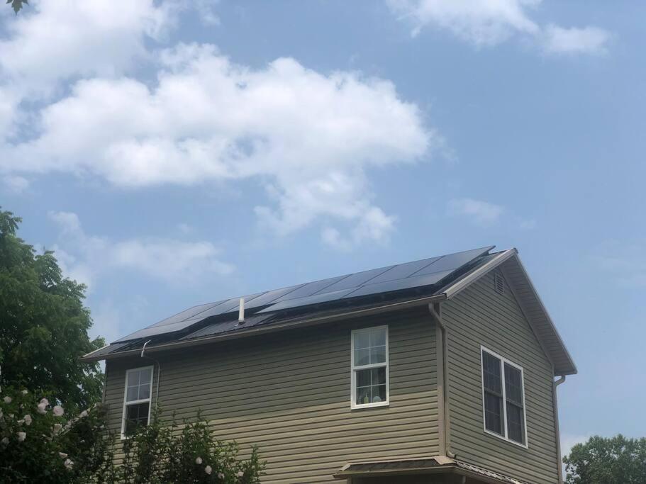 Solar Roof, Eco-Friendly Home Baltimore Exterior photo